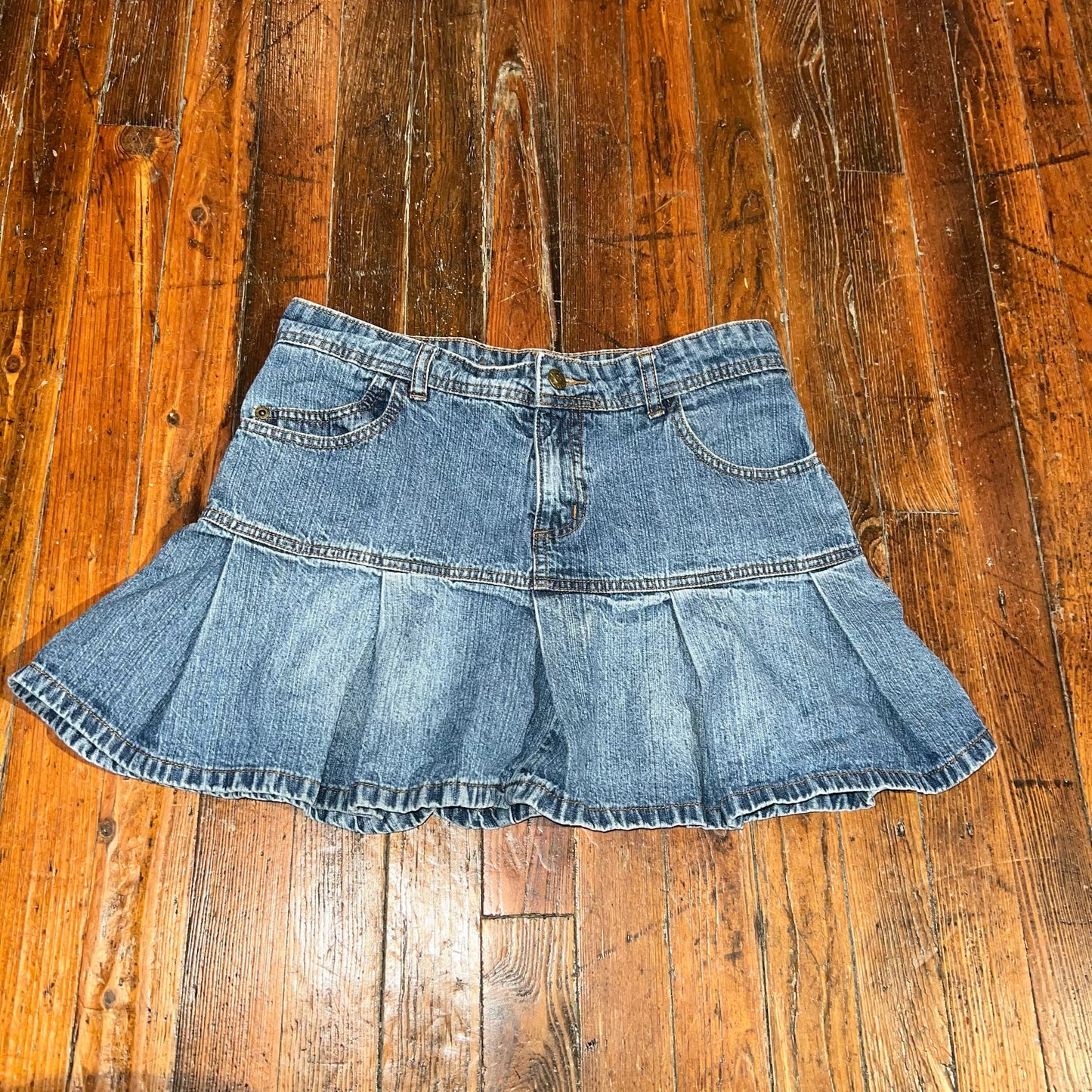 Y2K Denim Pleated Skirt (28")