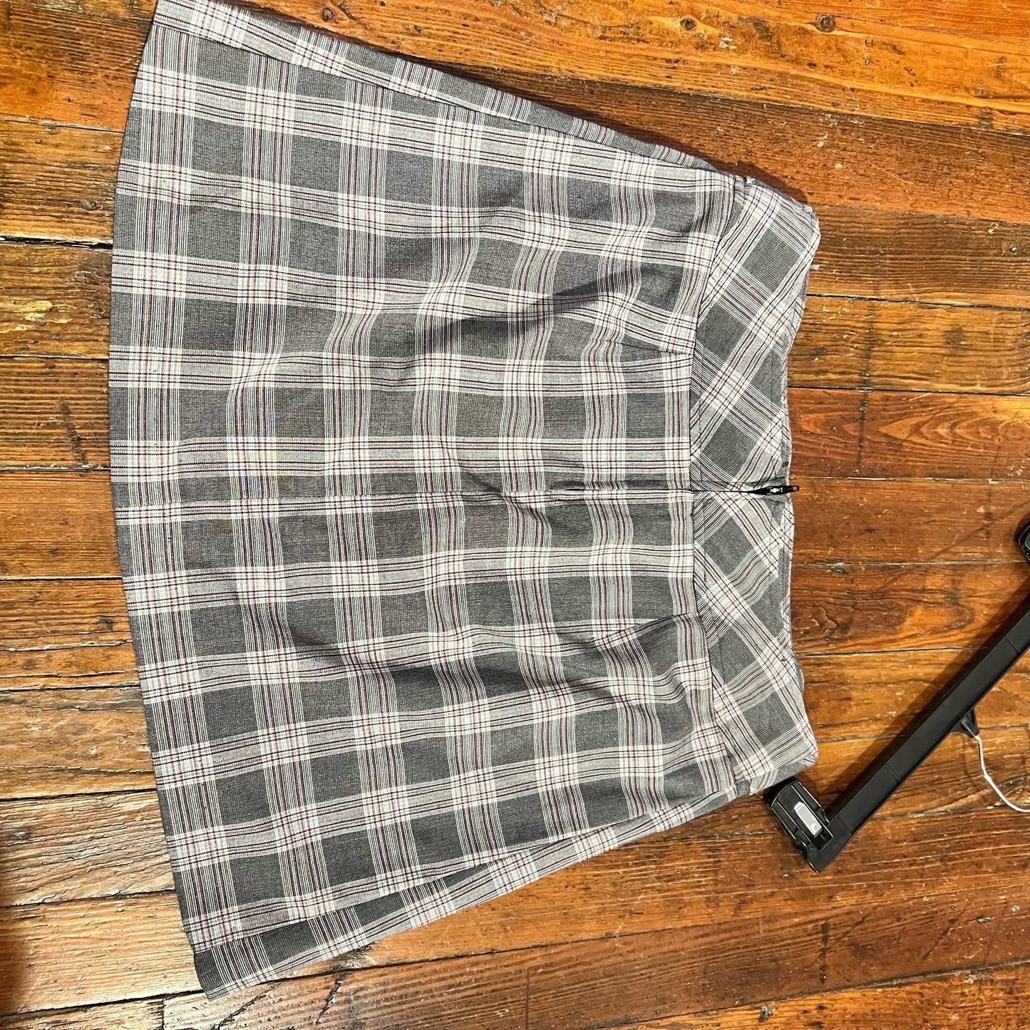 Y2K Grey & Pink Plaid Skirt (8)